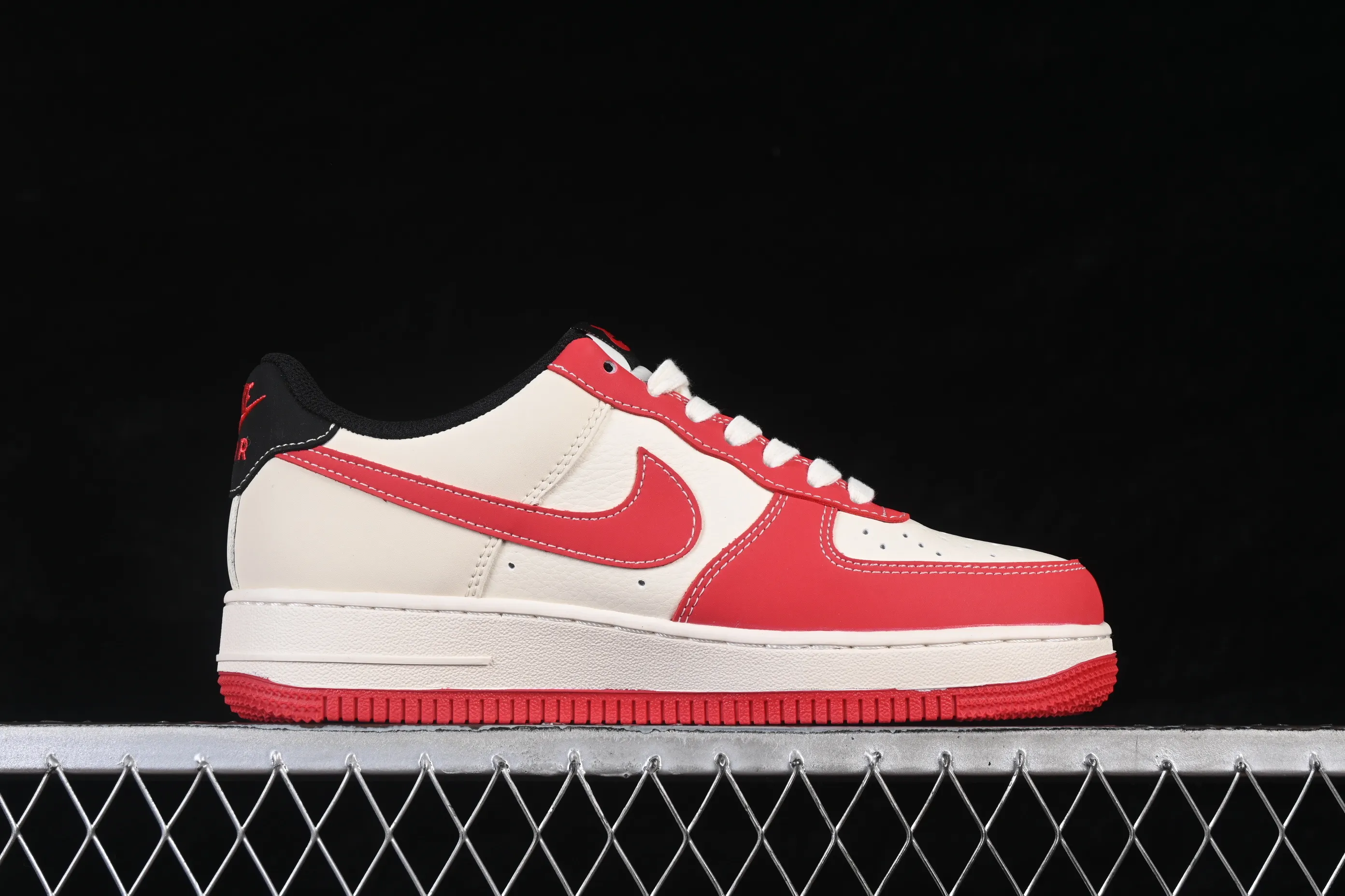 All Categories Nk Air Force 1 Air Force Series Nk Air Force 1 Low Air Force Low Nike Air Force 1'07 Low Year of the Horse Limited Red Gold Color Air Force One Low Casual Shoes FC1688-260
